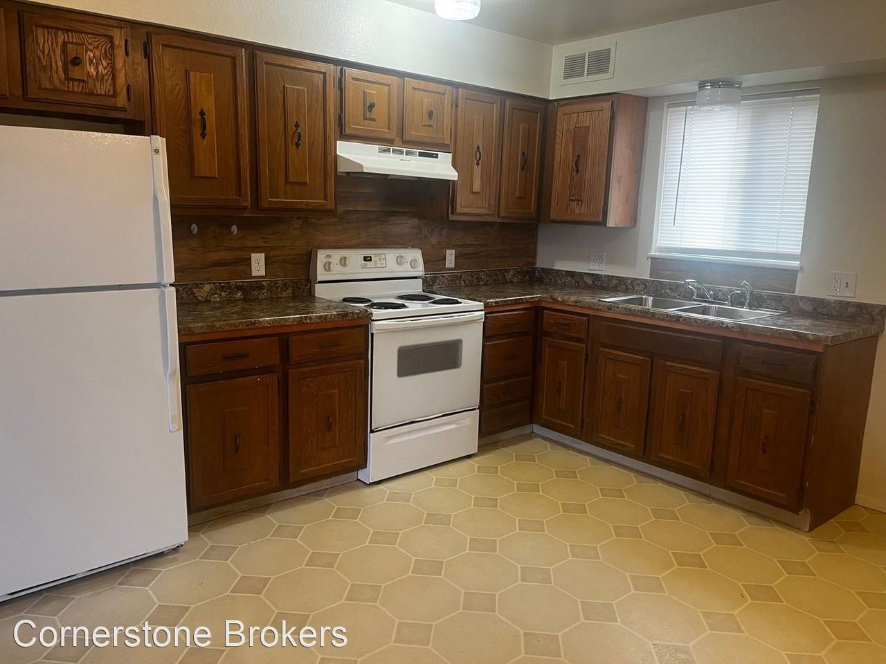 Building 1, 218-224 Applewood Ct. - Photo 2 of 8