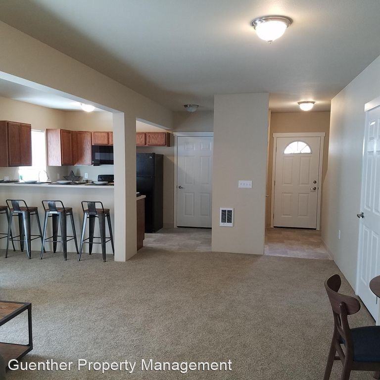 5205 -5207  E. Upriver Dr. - Photo 3 of 14