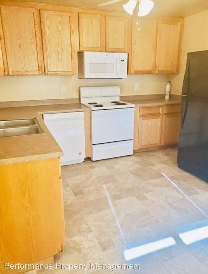 4450 Holland St - Photo 3 of 12