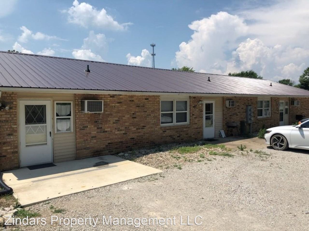 207 Martin Court - Photo 2 of 9