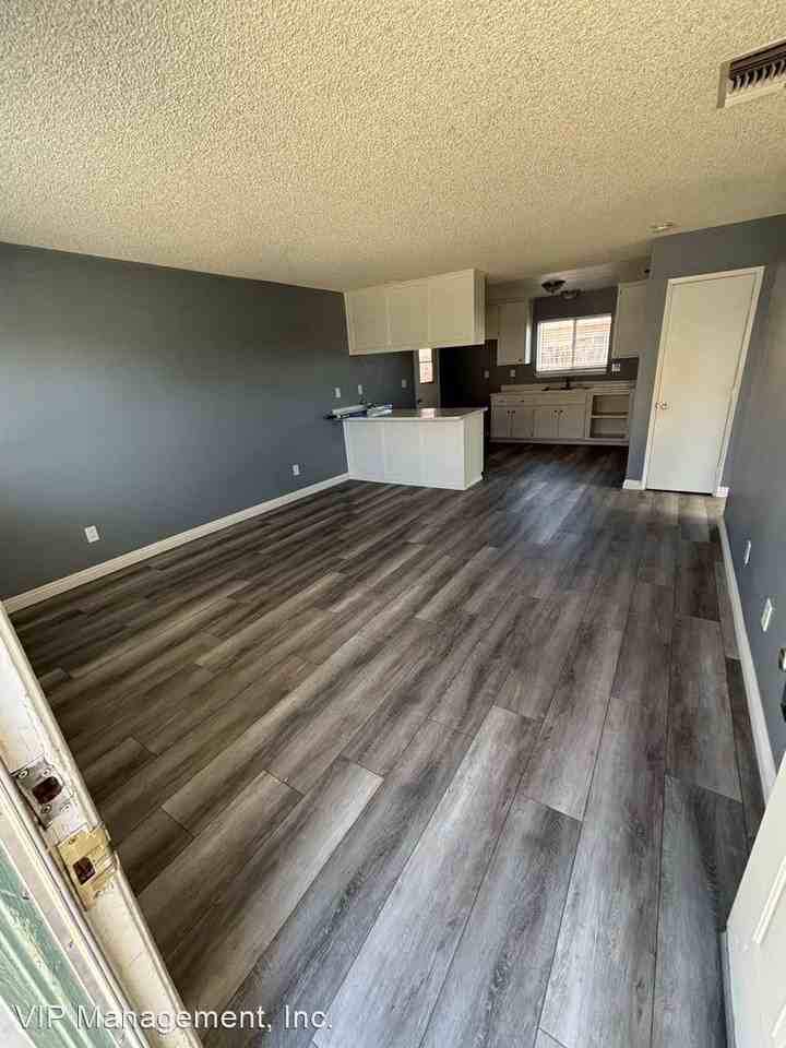 21385 Klamath Rd - Photo 3 of 10