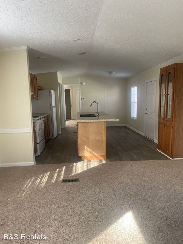 260 Eastwood Drive - Photo 2 of 12