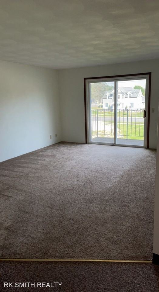 165 S. John Paul Rd. - Photo 2 of 11