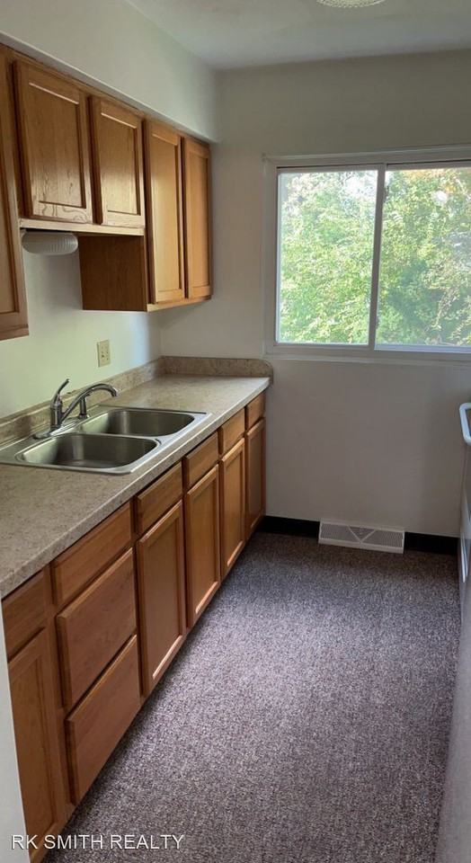 165 S. John Paul Rd. - Photo 3 of 11