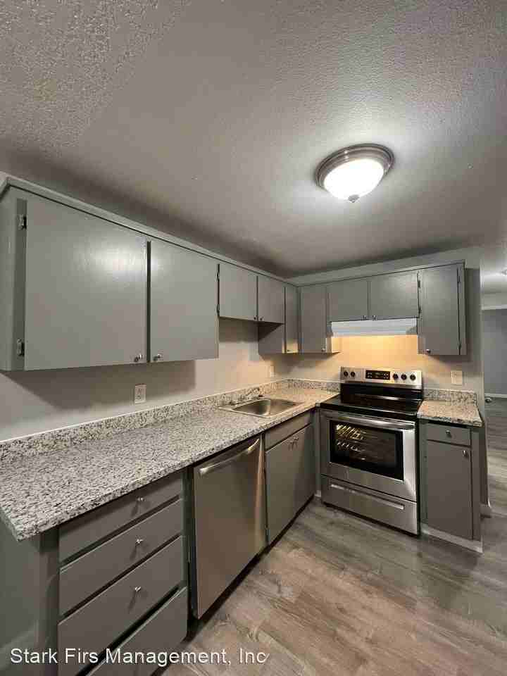 221 NE 162nd Ave. - Photo 2 of 25