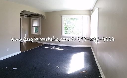 6133 Walrond Ave - Photo 3 of 5