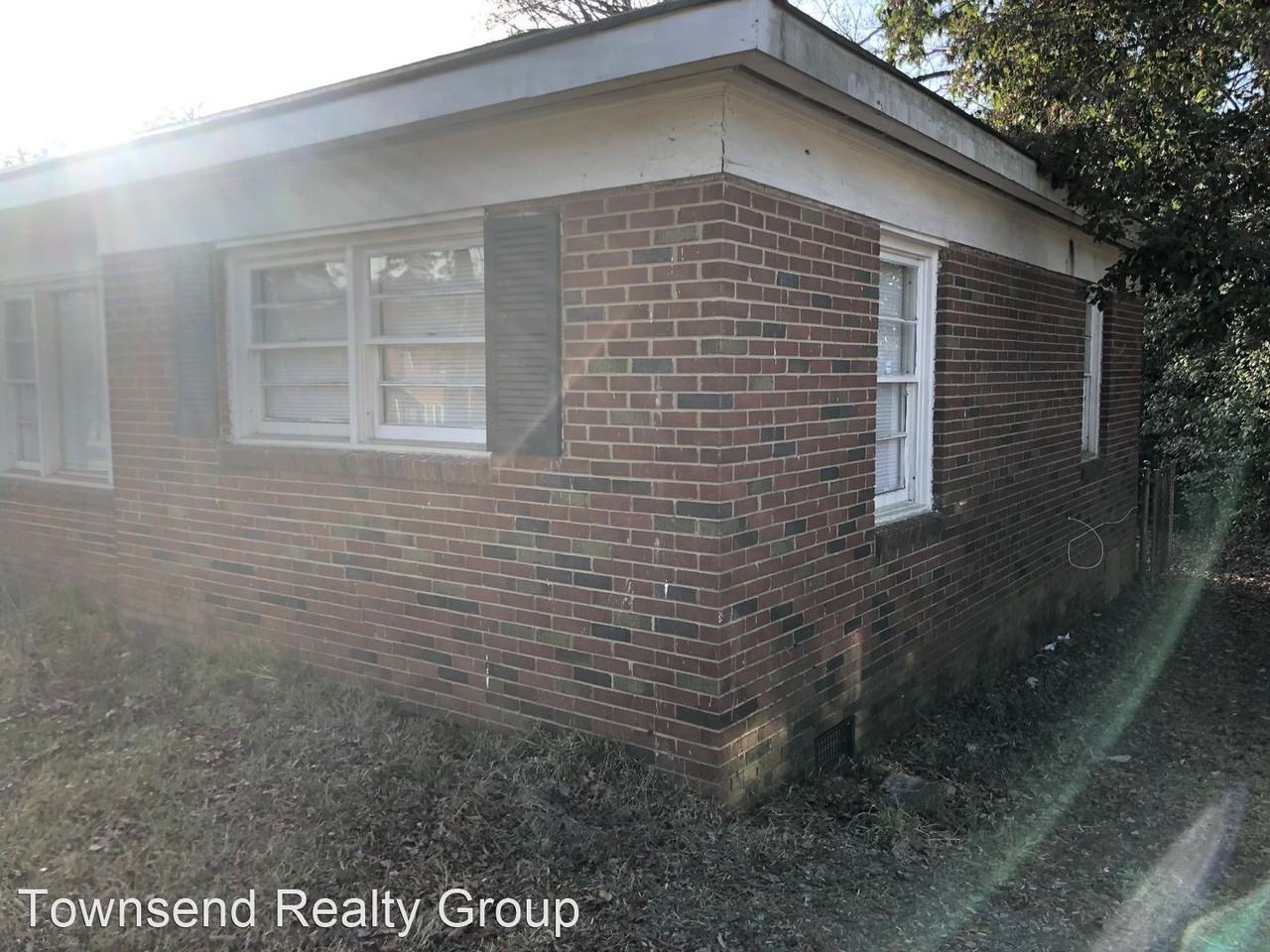 937 Norland Road - Photo 2 of 20