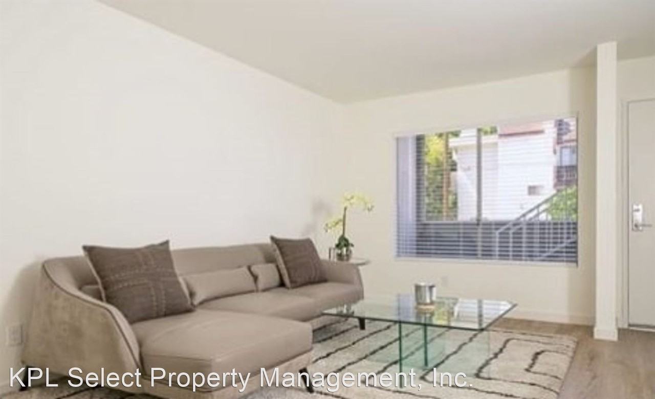 7326 Haskell Avenue - Photo 3 of 26