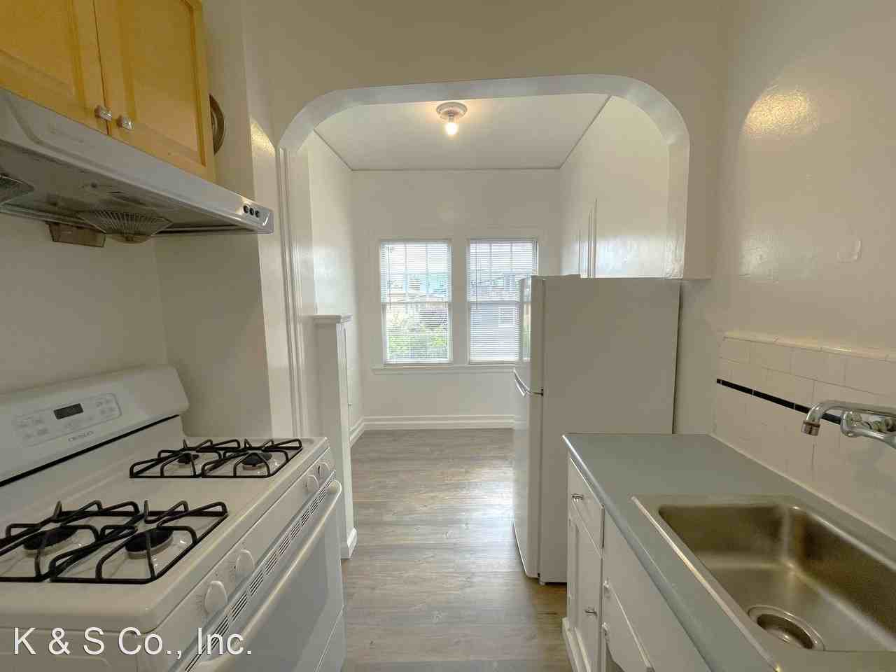 1806 Walnut Street - Photo 3 of 7