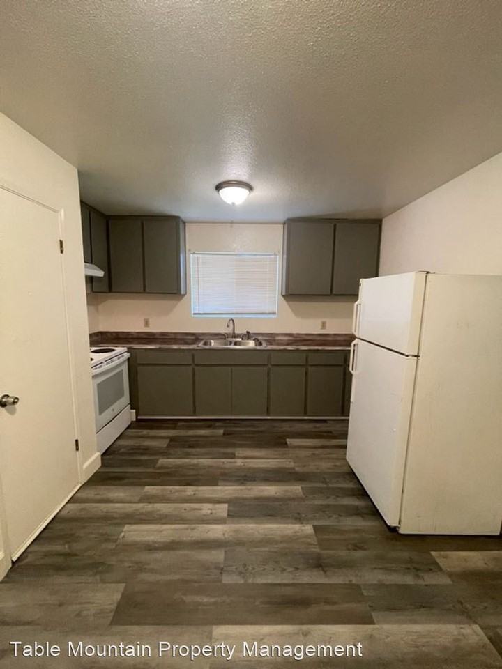 1340 Pine St - Photo 2 of 15