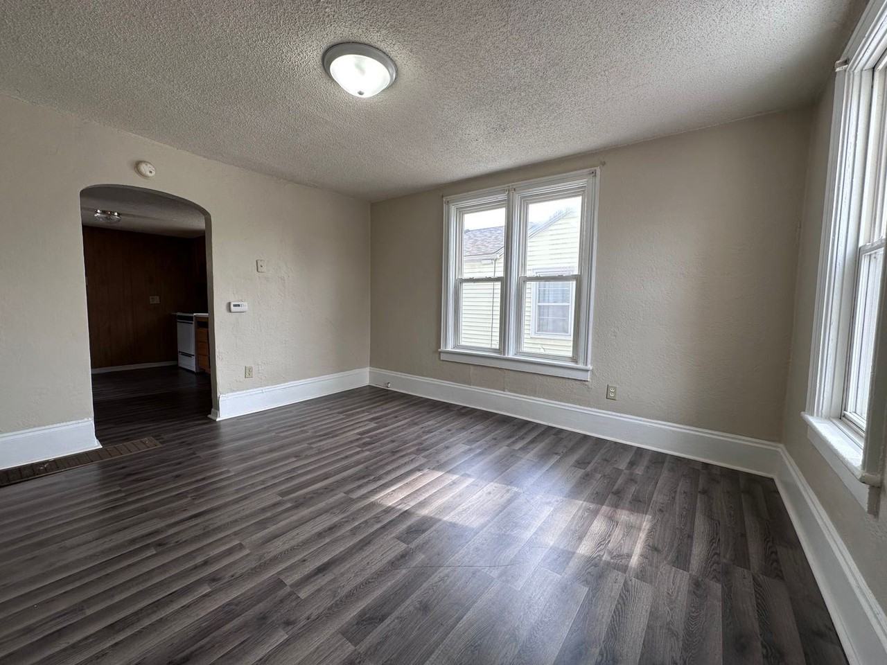 2006 2nd Ave N - Photo 2 of 8