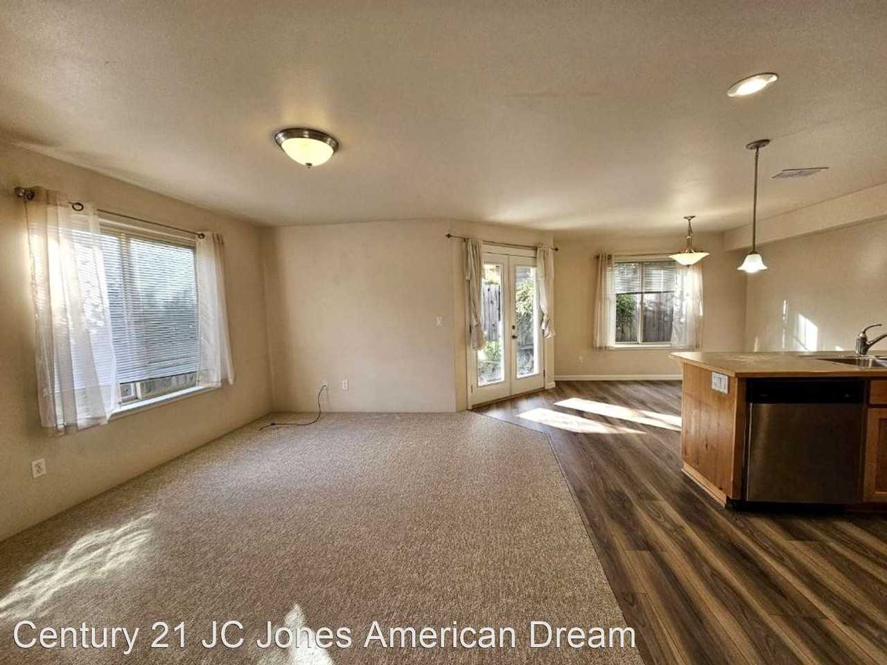 2202/2204 NW North Hill Drive - Photo 2 of 12