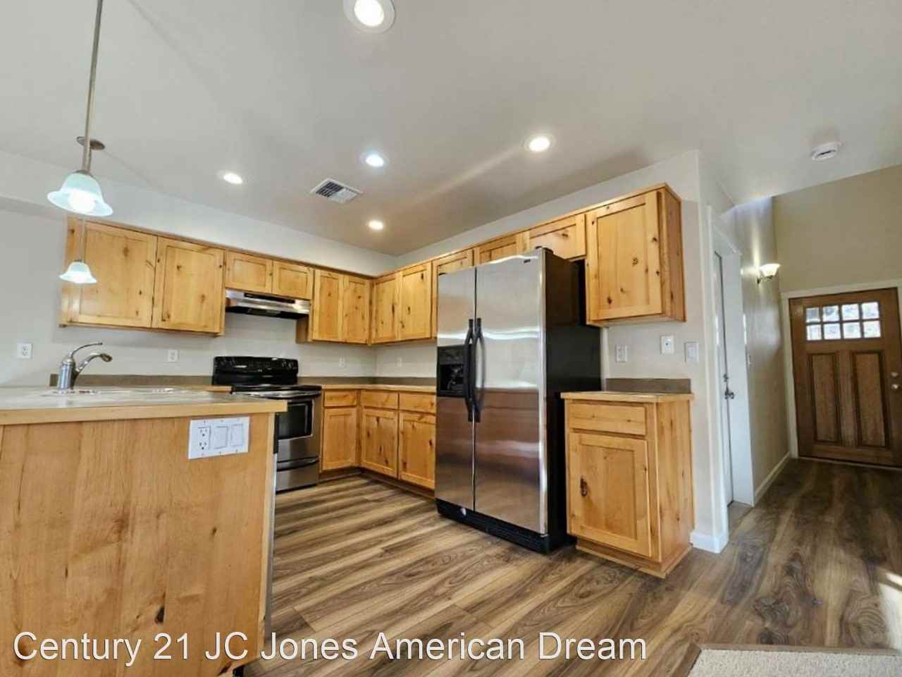 2202/2204 NW North Hill Drive - Photo 3 of 12