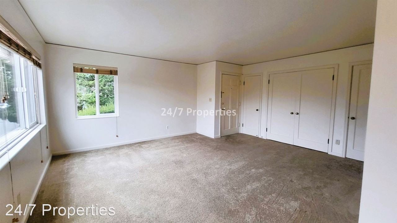 3425 SW 11th Ave. - Photo 2 of 11