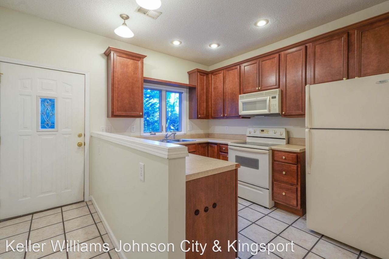 176 S Austin Springs Rd #11 - Photo 2 of 12