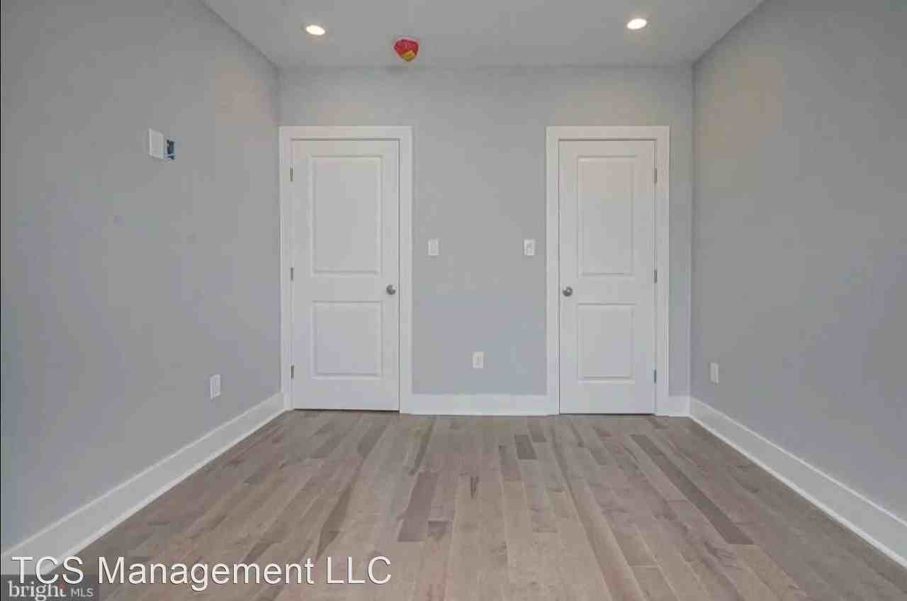 1917 Pierce St - Photo 3 of 26