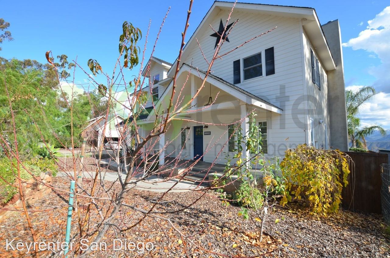 2426 Eucalyptus Dr - Photo 3 of 27