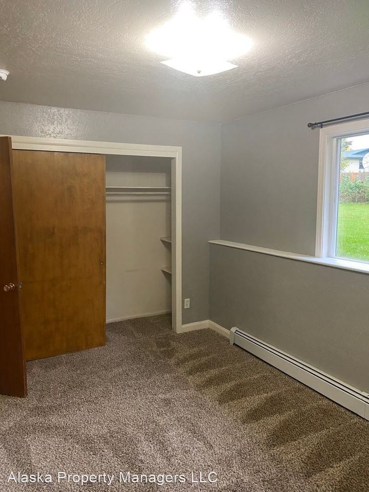 340 E 45th Ave - Photo 2 of 17