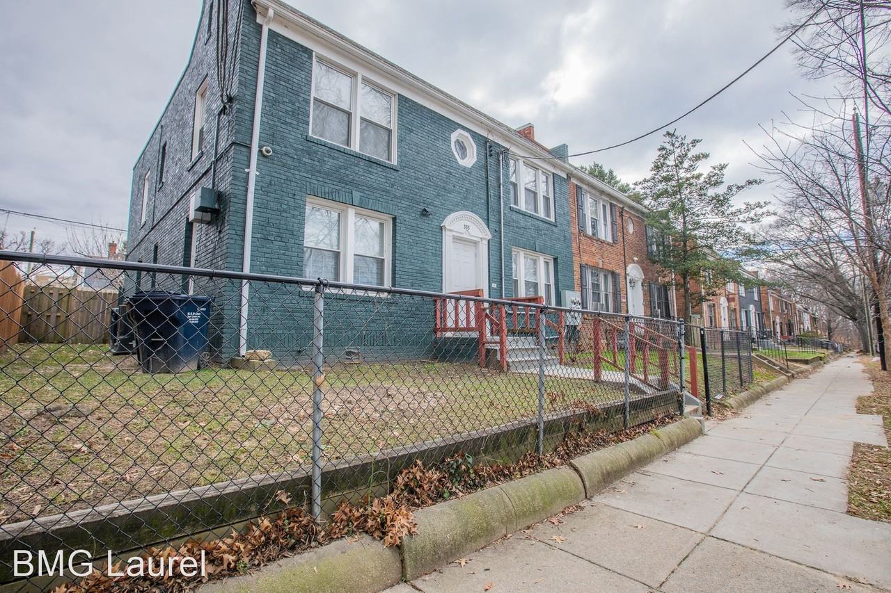 333 Parkland Pl SE - Photo 2 of 11