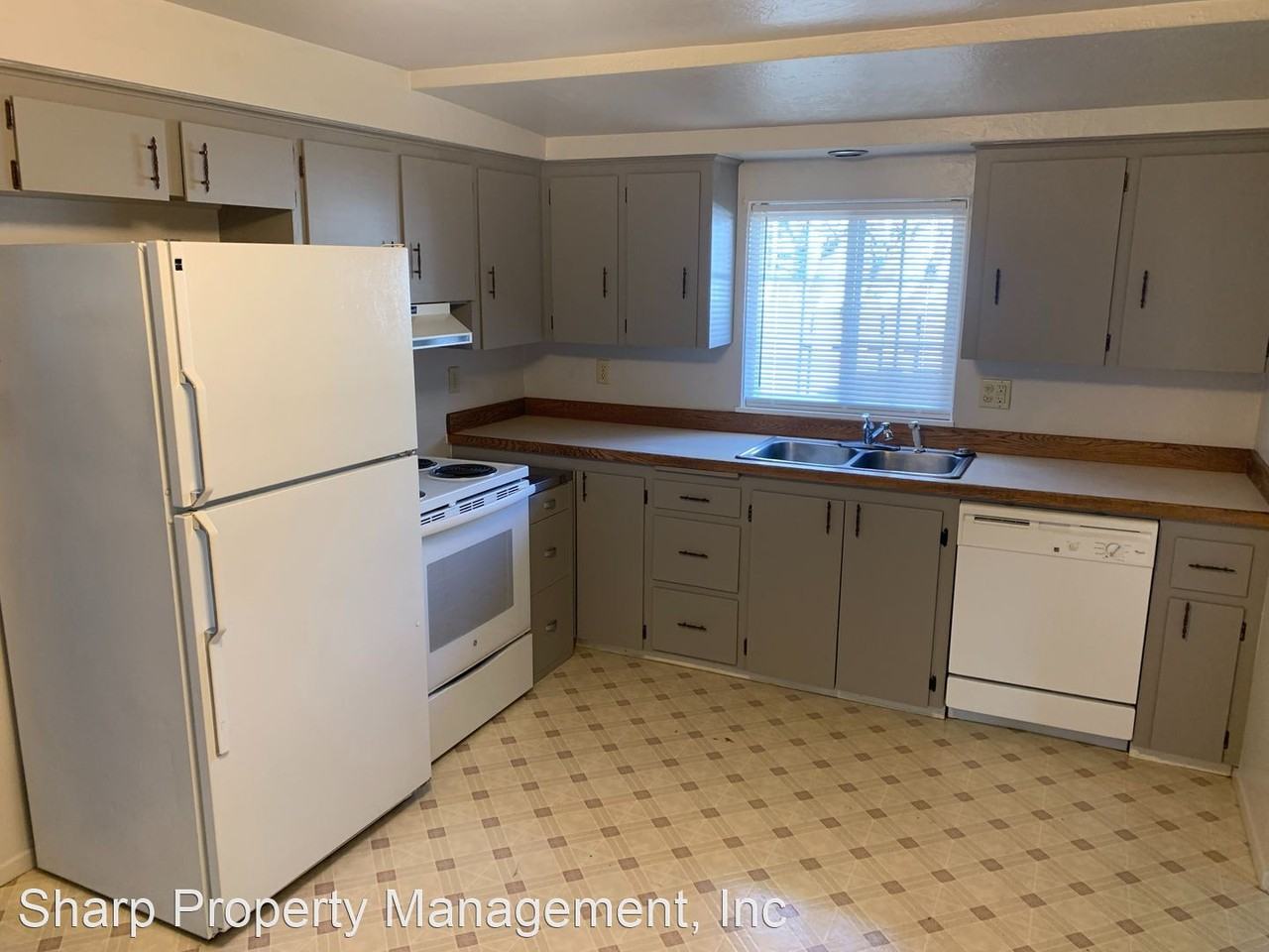 616 15th Ave - Photo 3 of 22