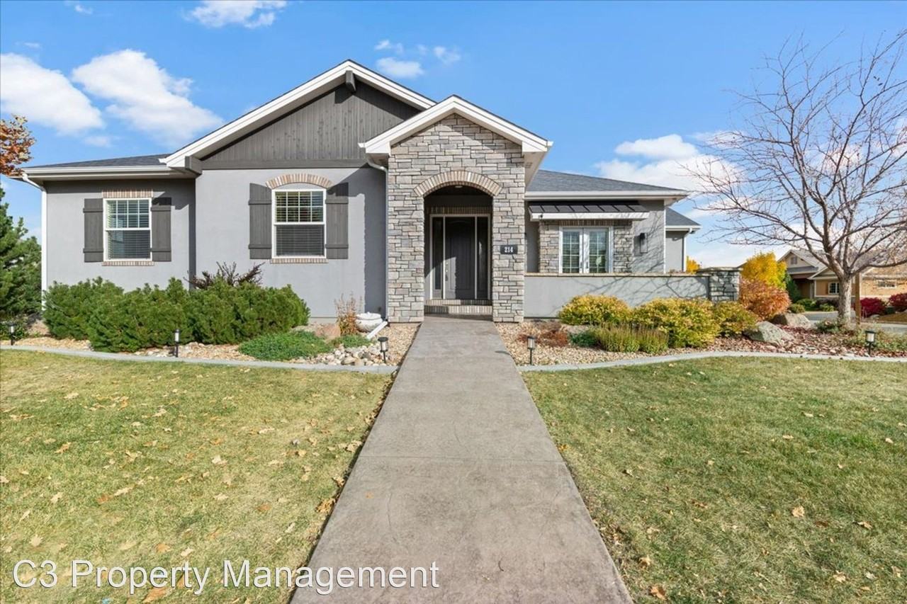 214 N Cove Dr - Photo 2 of 22