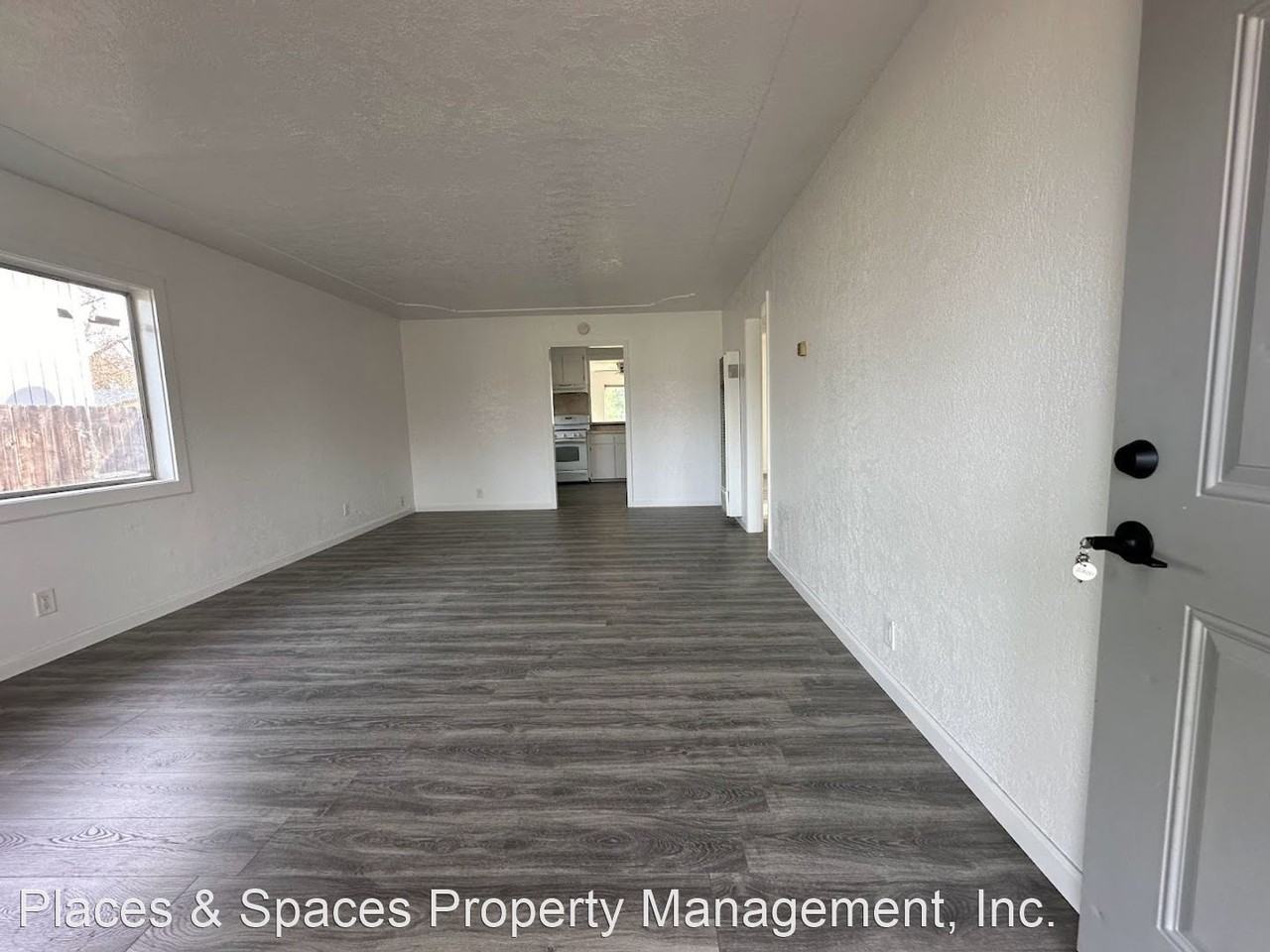 1715 School St - Photo 3 of 26