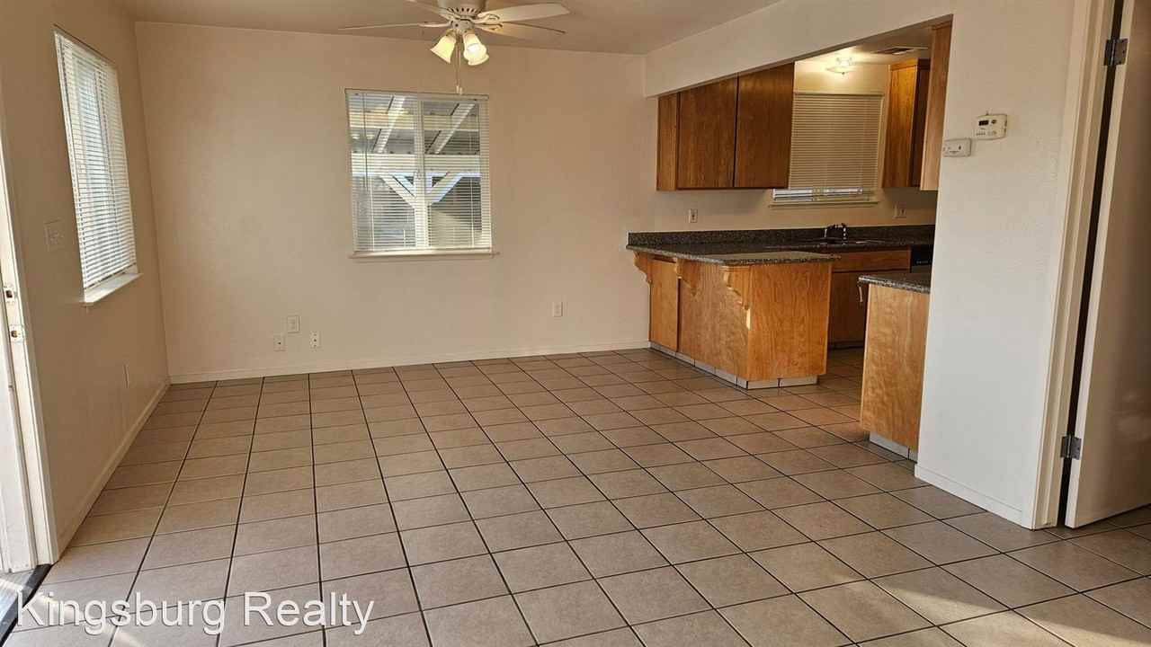 1257 Tulare St - Photo 2 of 8