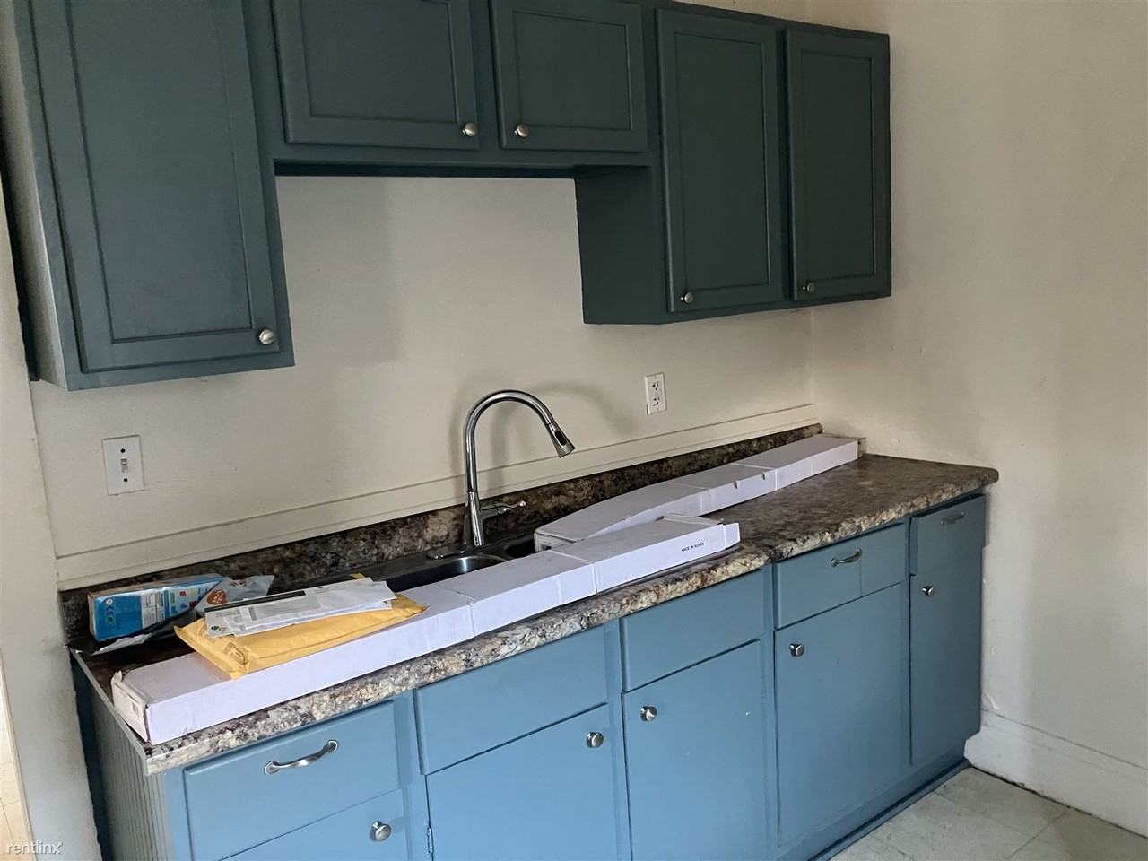 1340 Roosevelt Ave - Photo 2 of 9