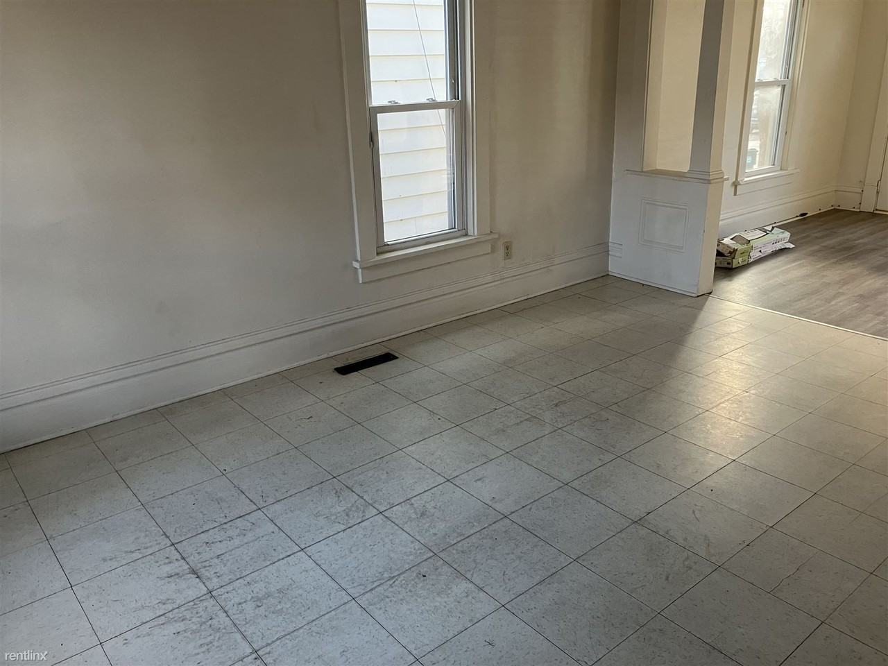 1340 Roosevelt Ave - Photo 3 of 9