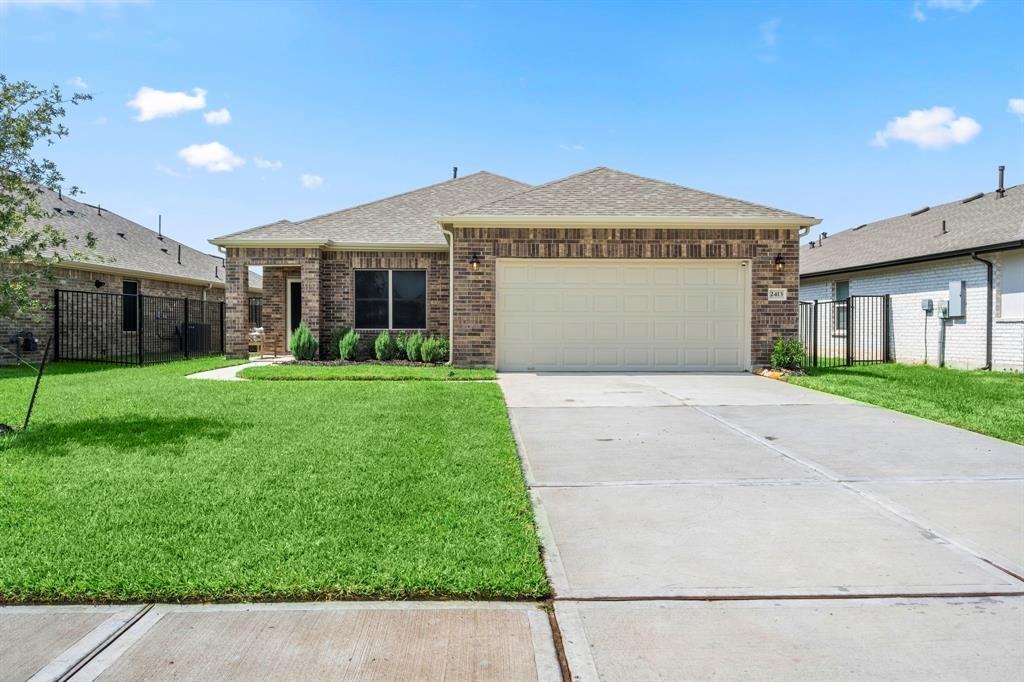 2413 Mar Vista Ln - Photo 3 of 50