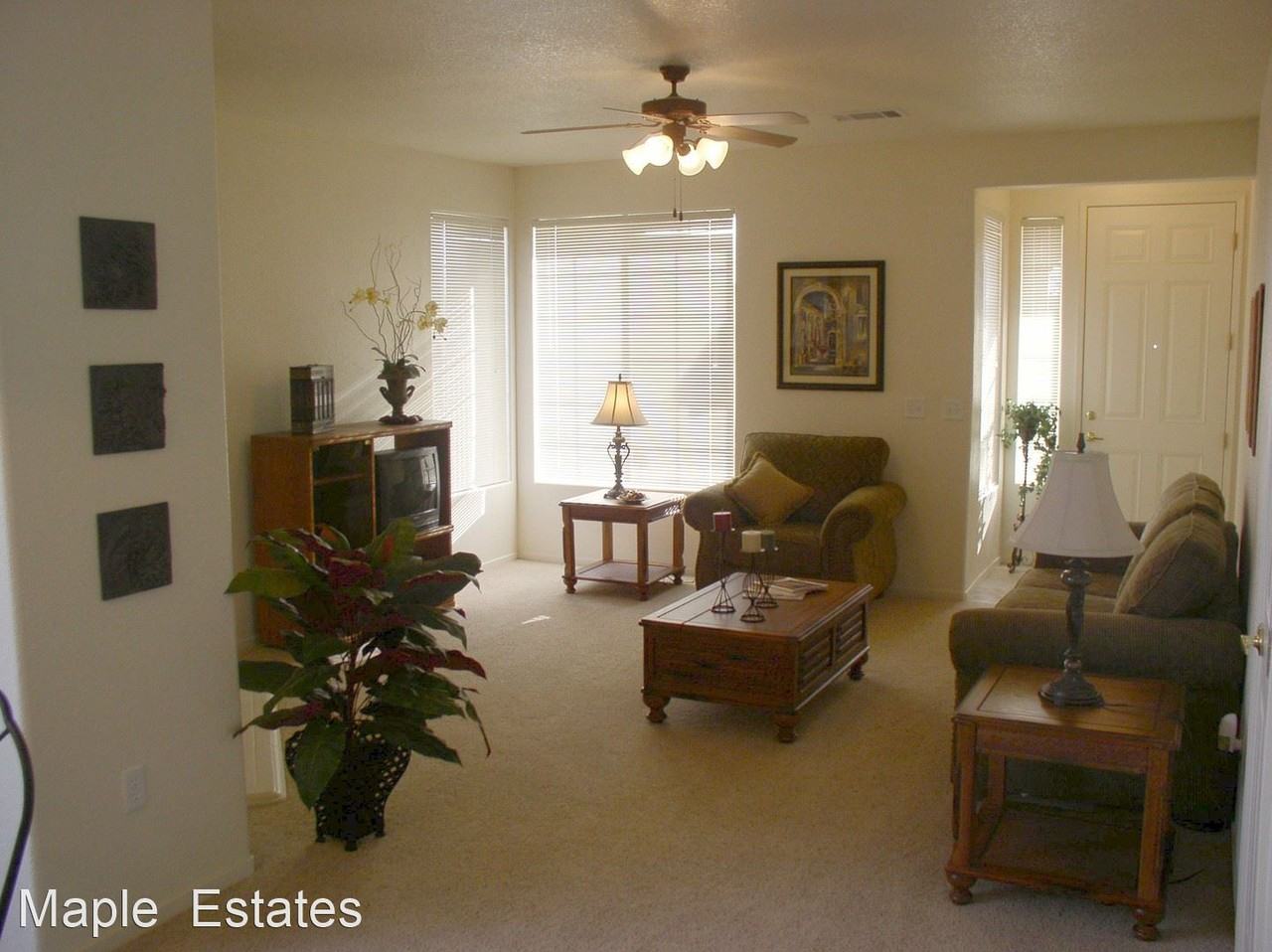 9303 N Maple - Photo 3 of 8