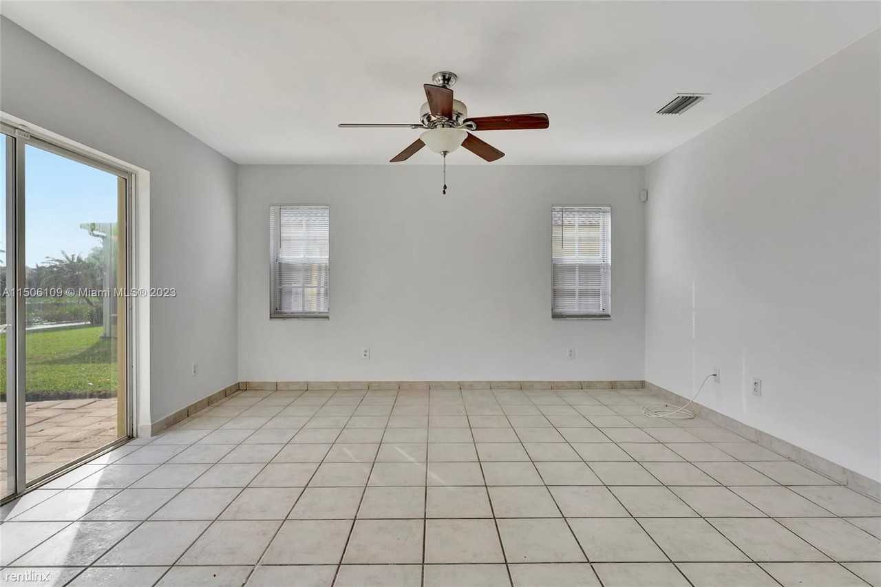 133 Sw 204th Ave - Photo 3 of 25