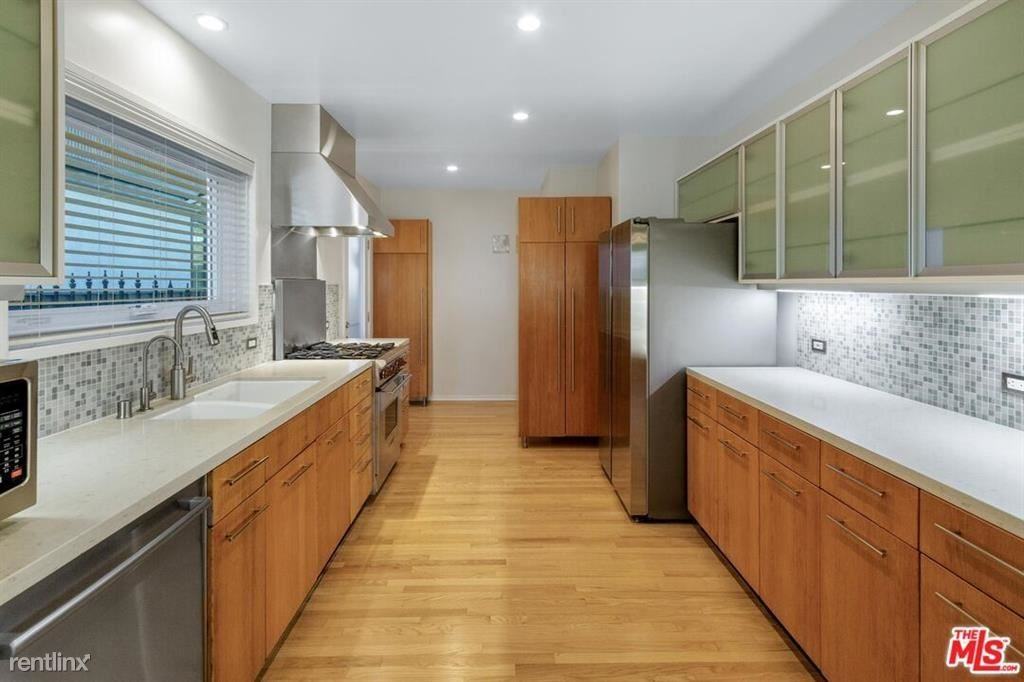 4281 Motor Ave - Photo 3 of 10