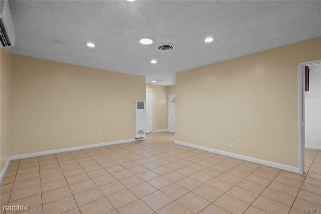 13165 Garber St - Photo 2 of 11