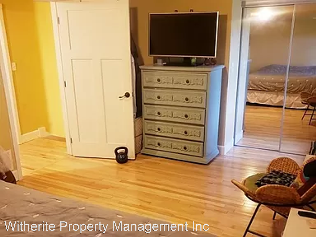 323-327 E. Pike St - Photo 3 of 8