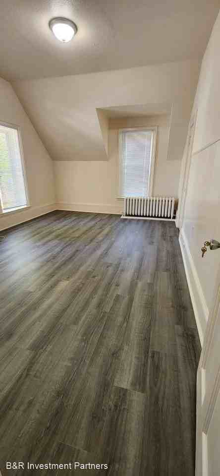 200 Woodward Ave - Photo 2 of 44