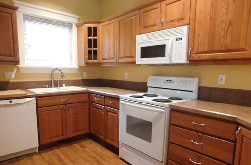 240 NE 5th St - Photo 3 of 16