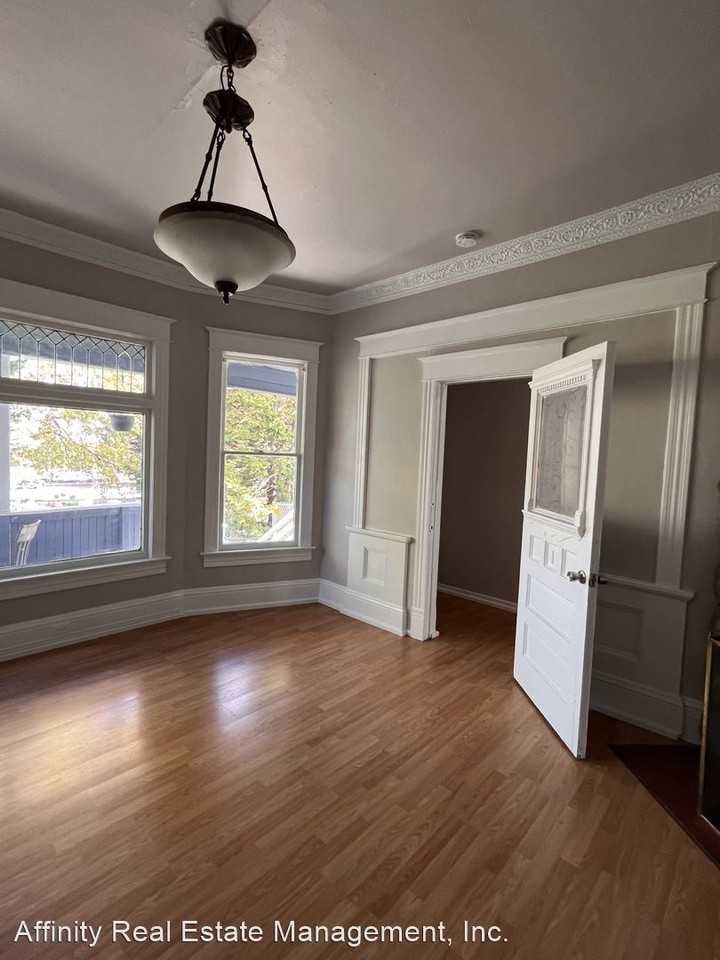 718 S Yakima Ave - Photo 3 of 25