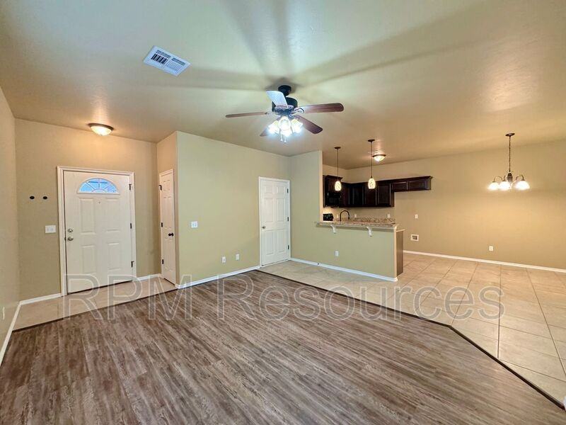 175 Bison Court Way - Photo 4 of 21