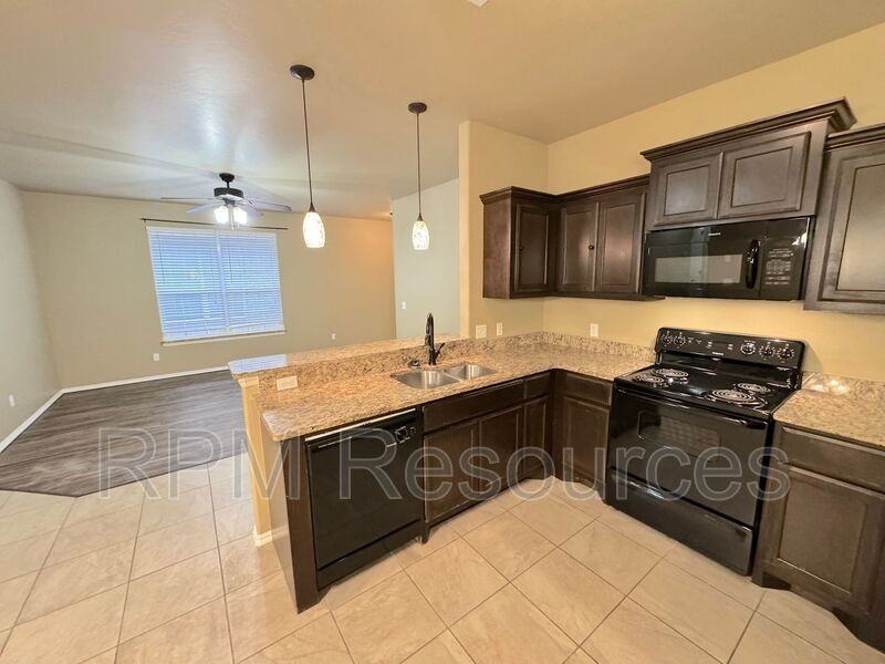 175 Bison Court Way - Photo 7 of 21