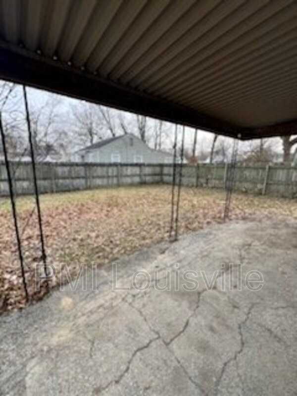 3901 Peachtree Ave - Photo 7 of 31