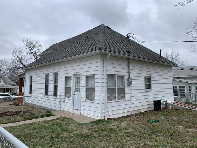 919 Wall St #919SWALL - Photo 3 of 10