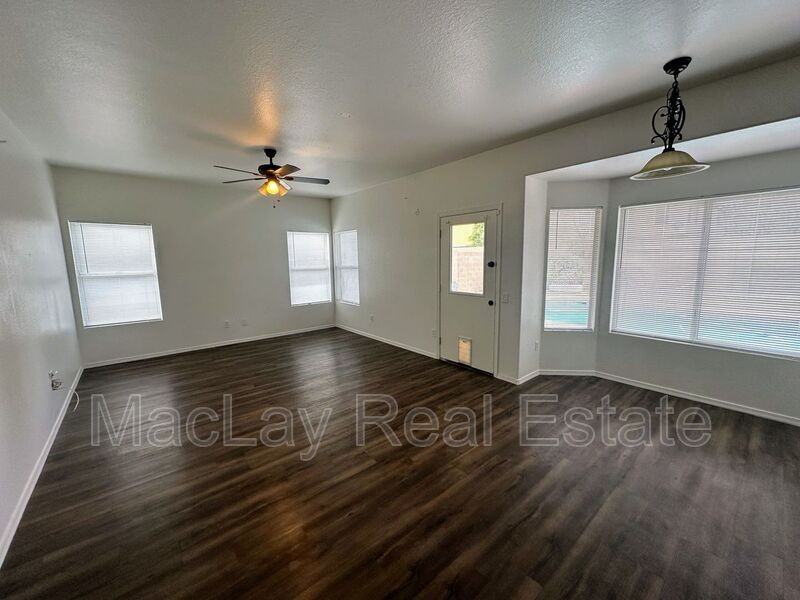 1392 W Morelos St - Photo 6 of 12