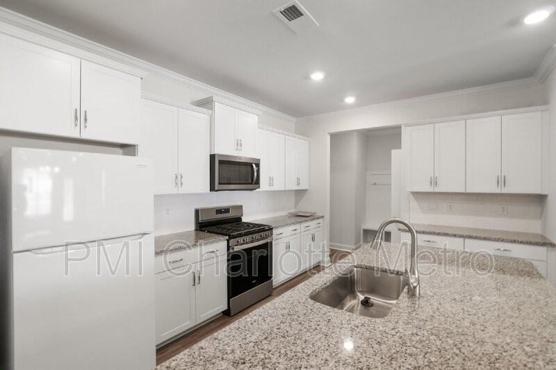 4217 Steel Way - Photo 3 of 18