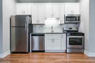 2109 N Sedgwick St #3 - Photo 1 of 1