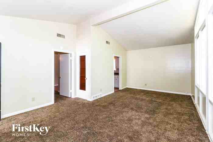 2920 Bannockburn Rd - Photo 3 of 15