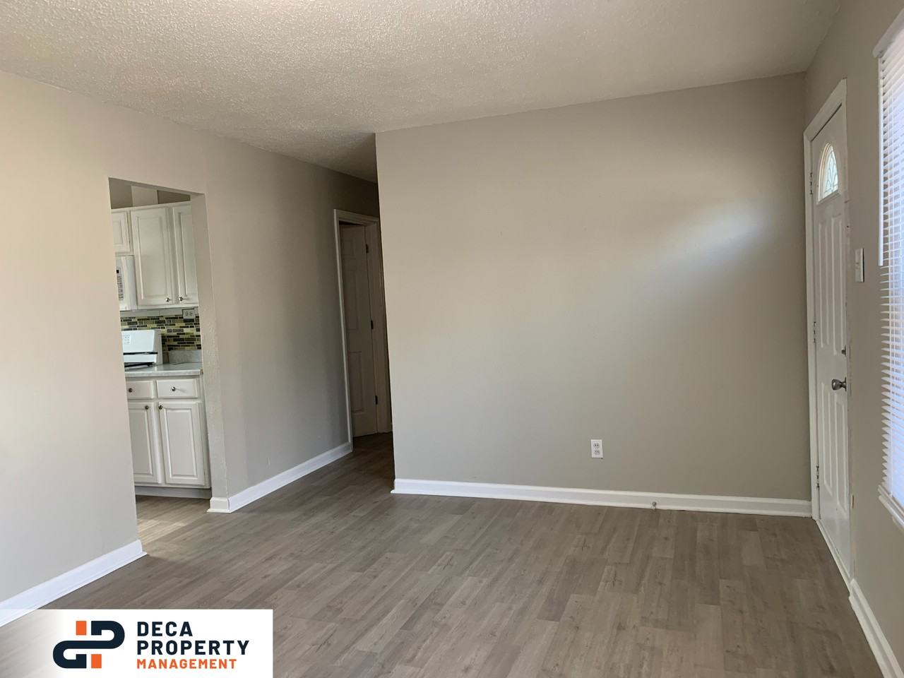 1430 Broadlawns Ln - Photo 3 of 16