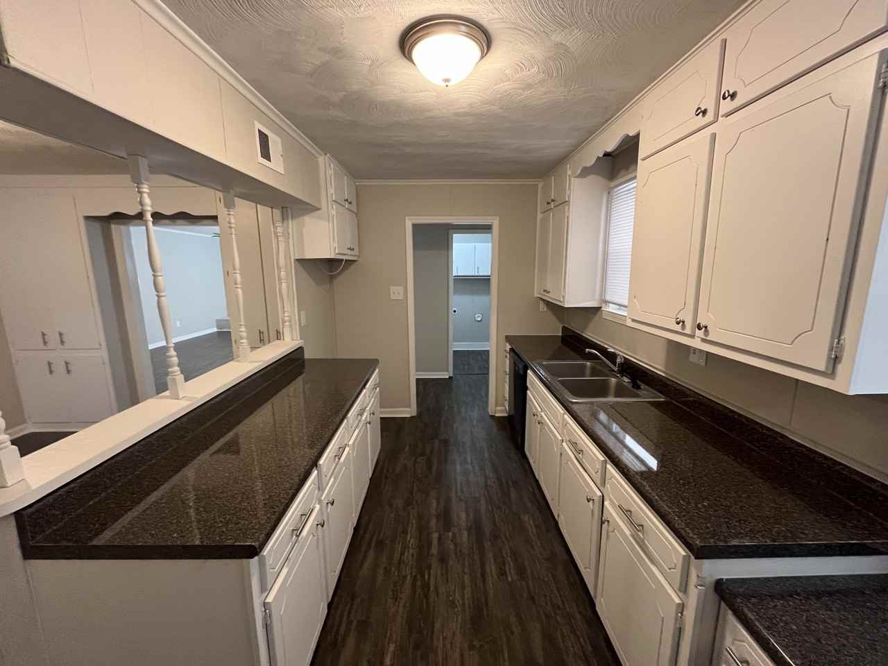 3098 Knightway Rd - Photo 3 of 17