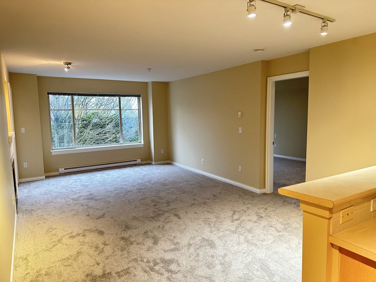 2000 151a St - Photo 2 of 19