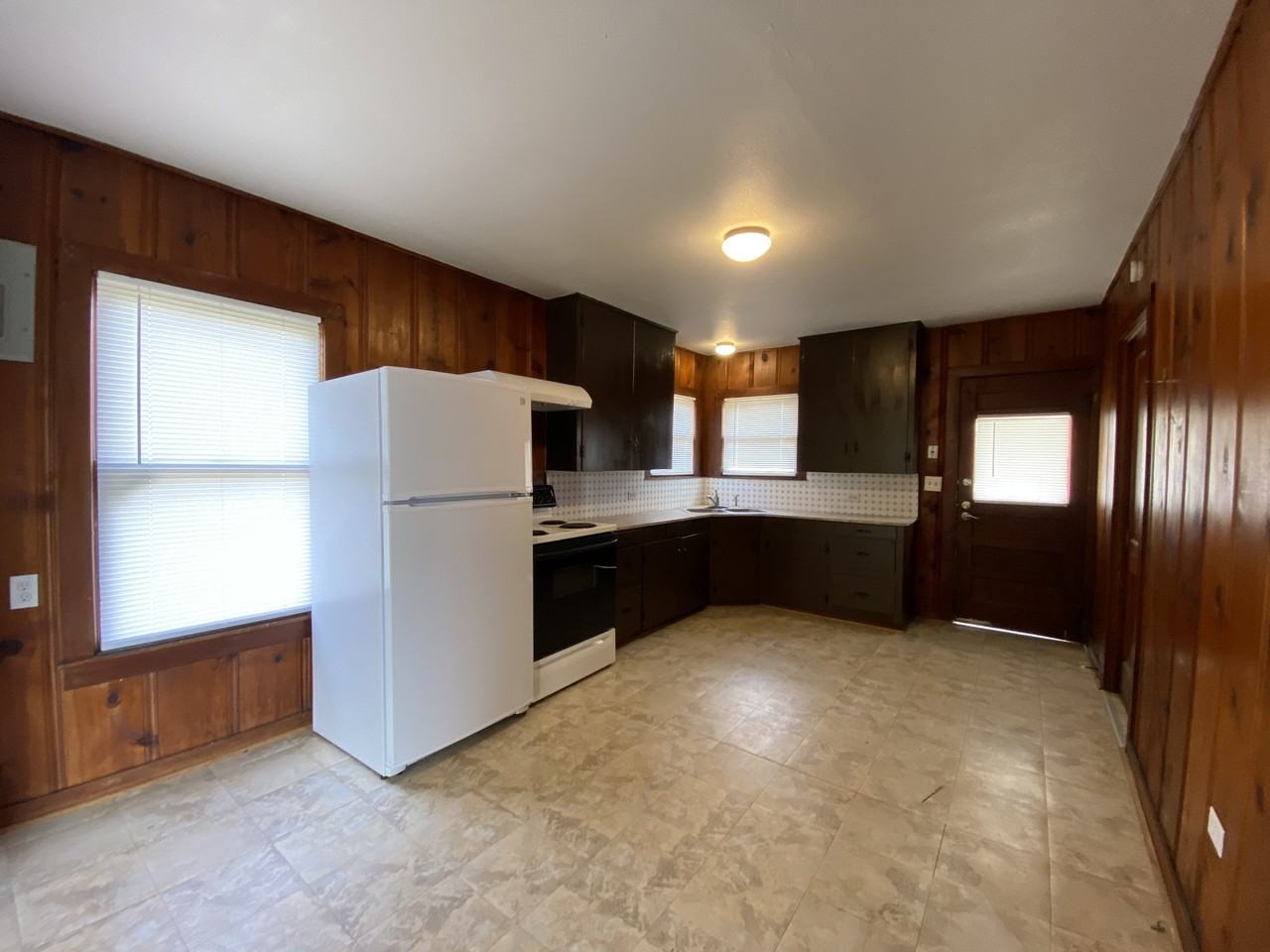 1404 N Main St - Photo 3 of 7